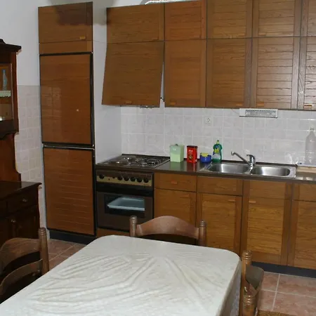 And By The Sea Duce, Omis - 2746 Πανσιόν 3*