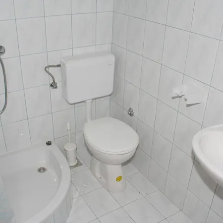 And By The Sea Duce, Omis - 2746 Πανσιόν Duće