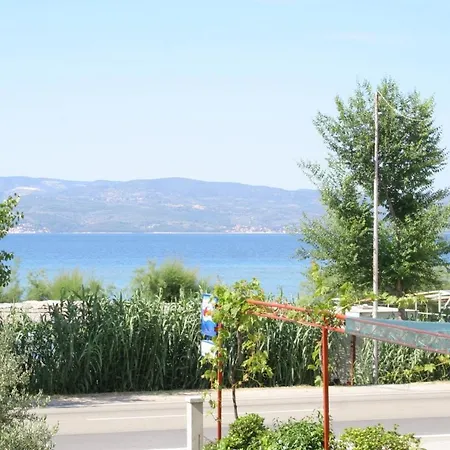 And By The Sea Duce, Omis - 2746 Πανσιόν Duće