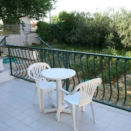 Πανσιόν And By The Sea Duce, Omis - 2746 3*