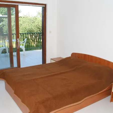 Πανσιόν And By The Sea Duce, Omis - 2746 3*