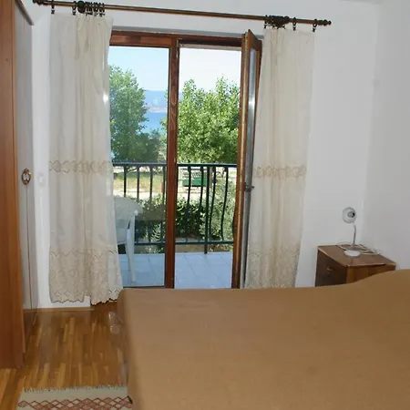 Πανσιόν And By The Sea Duce, Omis - 2746 Duće