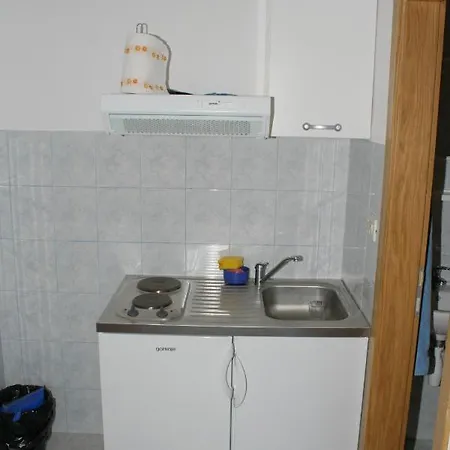 And By The Sea Duce, Omis - 2746 بيت ضيافة