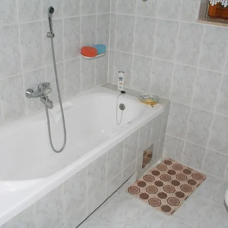 Πανσιόν And By The Sea Duce, Omis - 2746 Duće